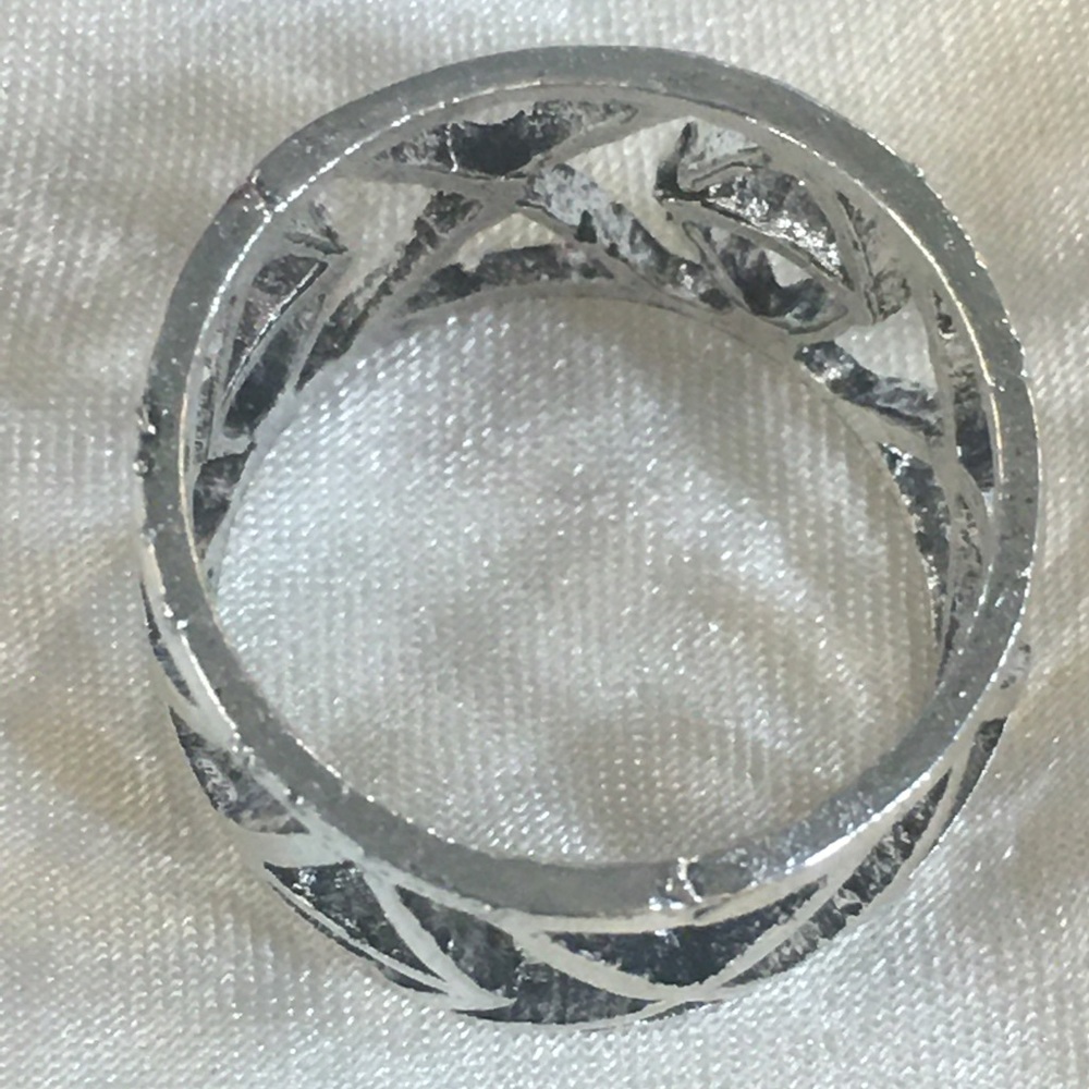 ❤️ 2 for $10 PRICE DROP X Marks the Spot - closed wide band - crisscross ring - Picture 3 of 5